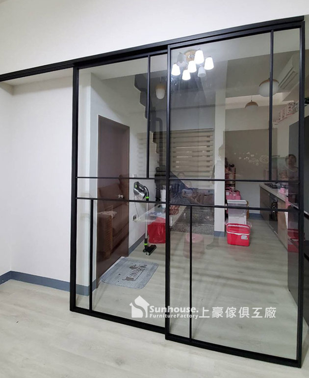 善化陳公館系統傢俱規劃-鋁框玻璃隔間拉門