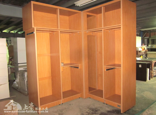 1411-1龍埔街李先生訂製L型衣櫃