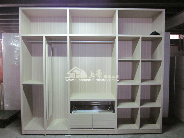 1608-6復國二路俞小姐訂製9尺開放式衣櫃