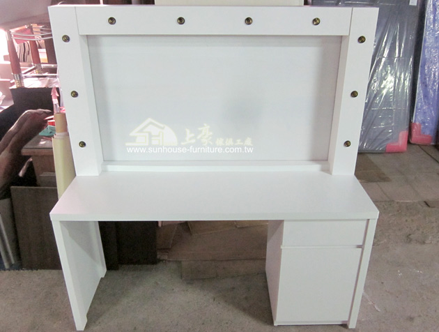 1505-3崇善東路邱先生訂製5尺新秘化妝桌